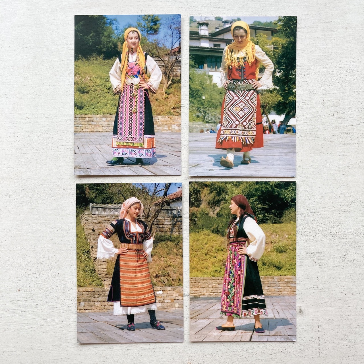 激安 即納 アンティーク 美しいシルク刺繍絵 額装 オランダ民族衣装 正装 少年と籠とアヒル 21超人気 Www Purpicks Com