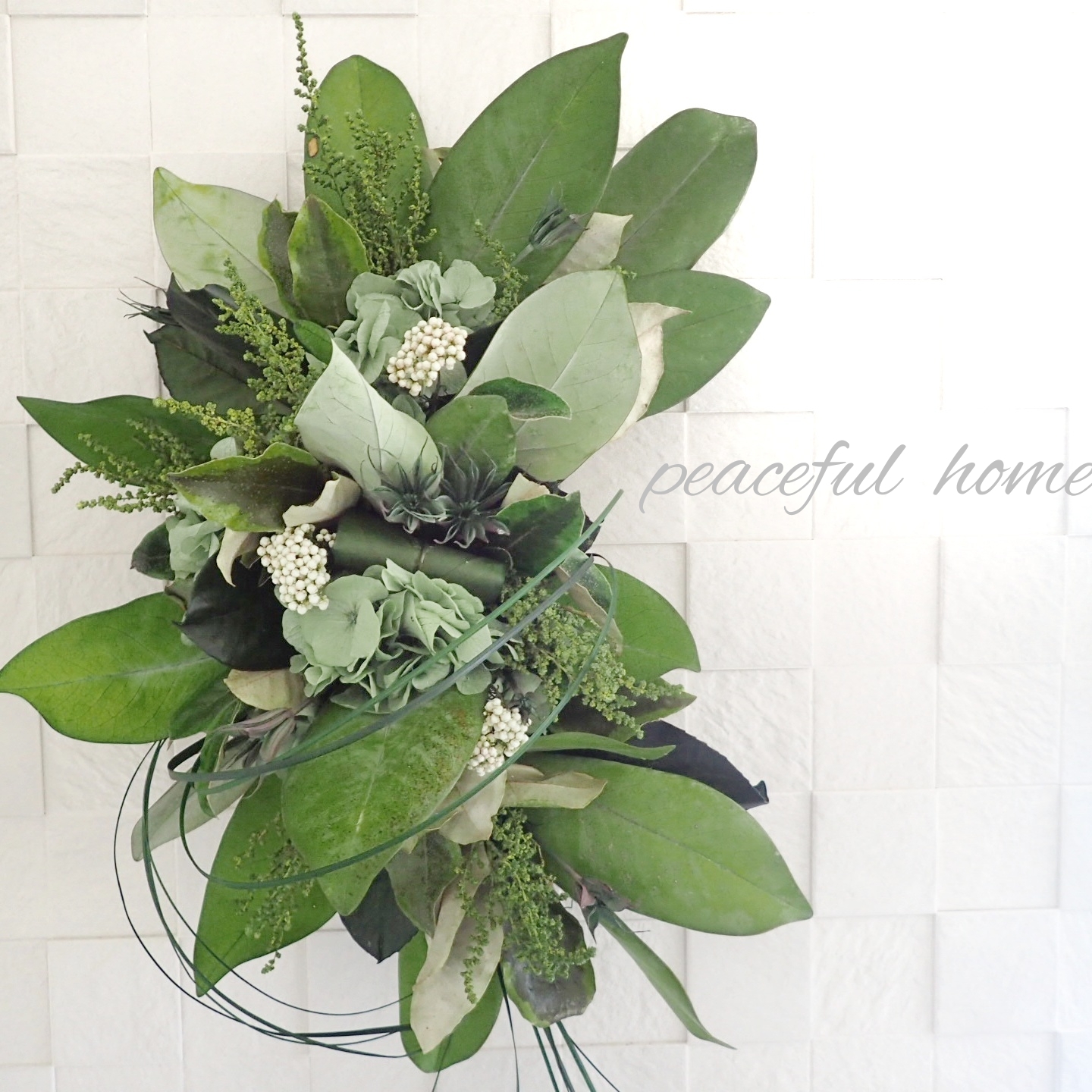 プリザーブドフラワーリーフのクレッセントナチュラルリース 約40cm Peaceful Home