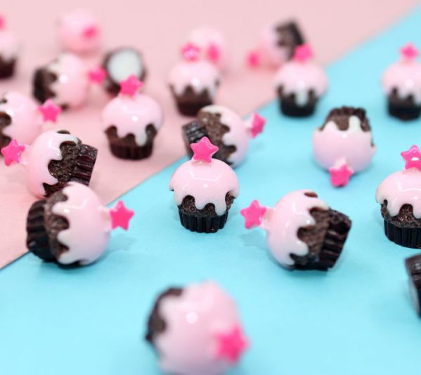 50個 スター付きカップケーキ スイーツデコ 食玩 ミニチュアフード ドールハウスb18 パーツブランチショップ