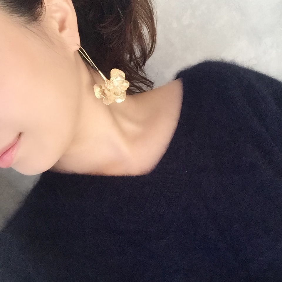 Une ゴールドフラワーピアス Muguet Jewel オシャレな大人花嫁のウェディングアクセサリー 大ぶりピアス イヤリング Une ゴールドフラワーピアス Muguet Jewel オシャレな大人花嫁のウェディングアクセサリー 大ぶりピアス イヤリング