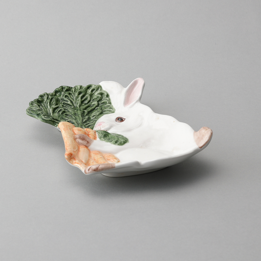 白ウサギプレート 縦幅23cm 横幅15cm 高さ3cm 375g クラフト タカシマ 卓越の技 彩の器 瀬戸焼