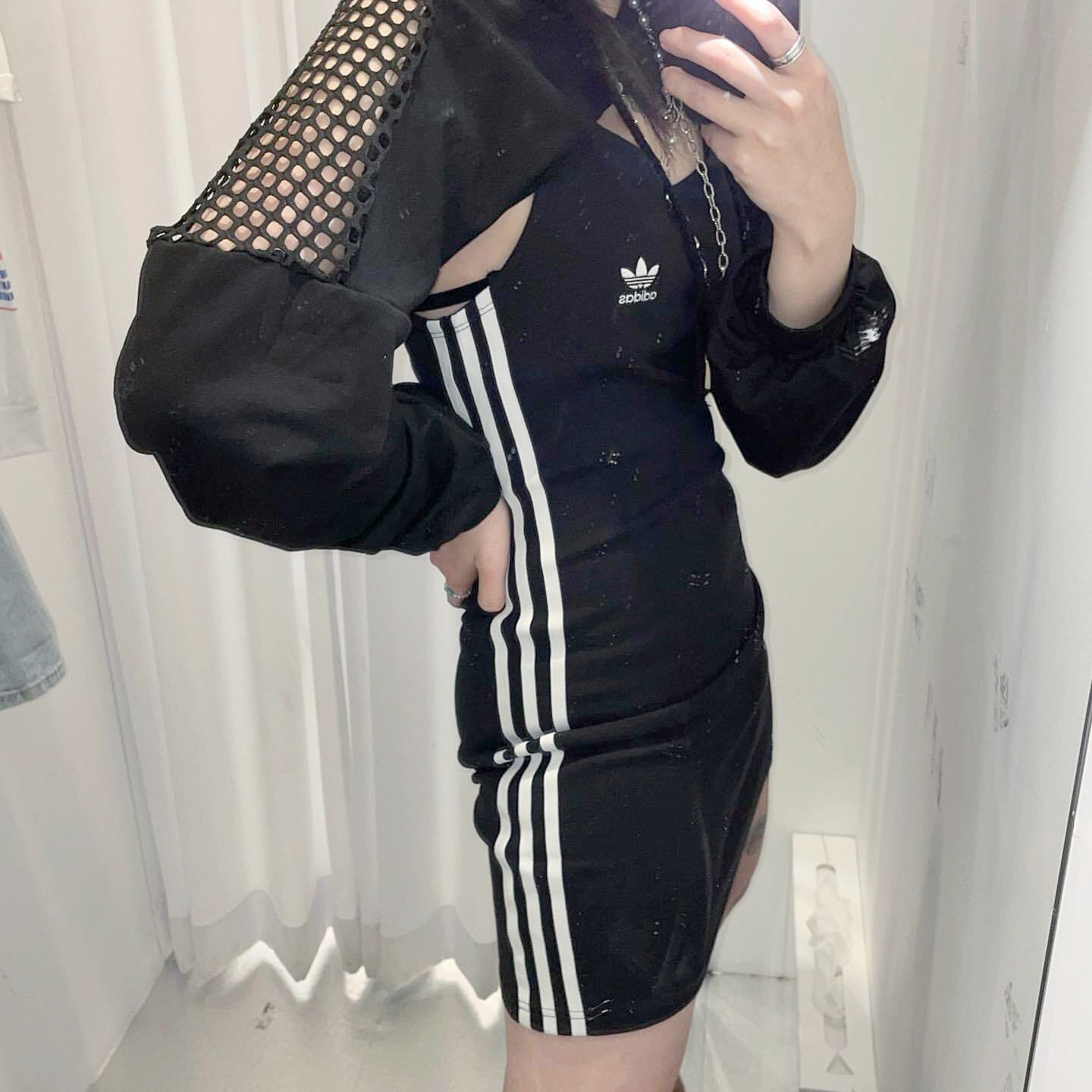 最安値に挑戦 海外限定 Adidas オフショルダー ワンピース タイト ミニ 数量は多