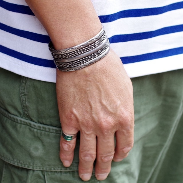 Vintage Navajo Twisted Wire Bangle With Stamp Work ナバホ族 ツイスト ワイヤー スターリング シルバー バングル 古着屋 仙台 Biscco 古着 Vintage 通販