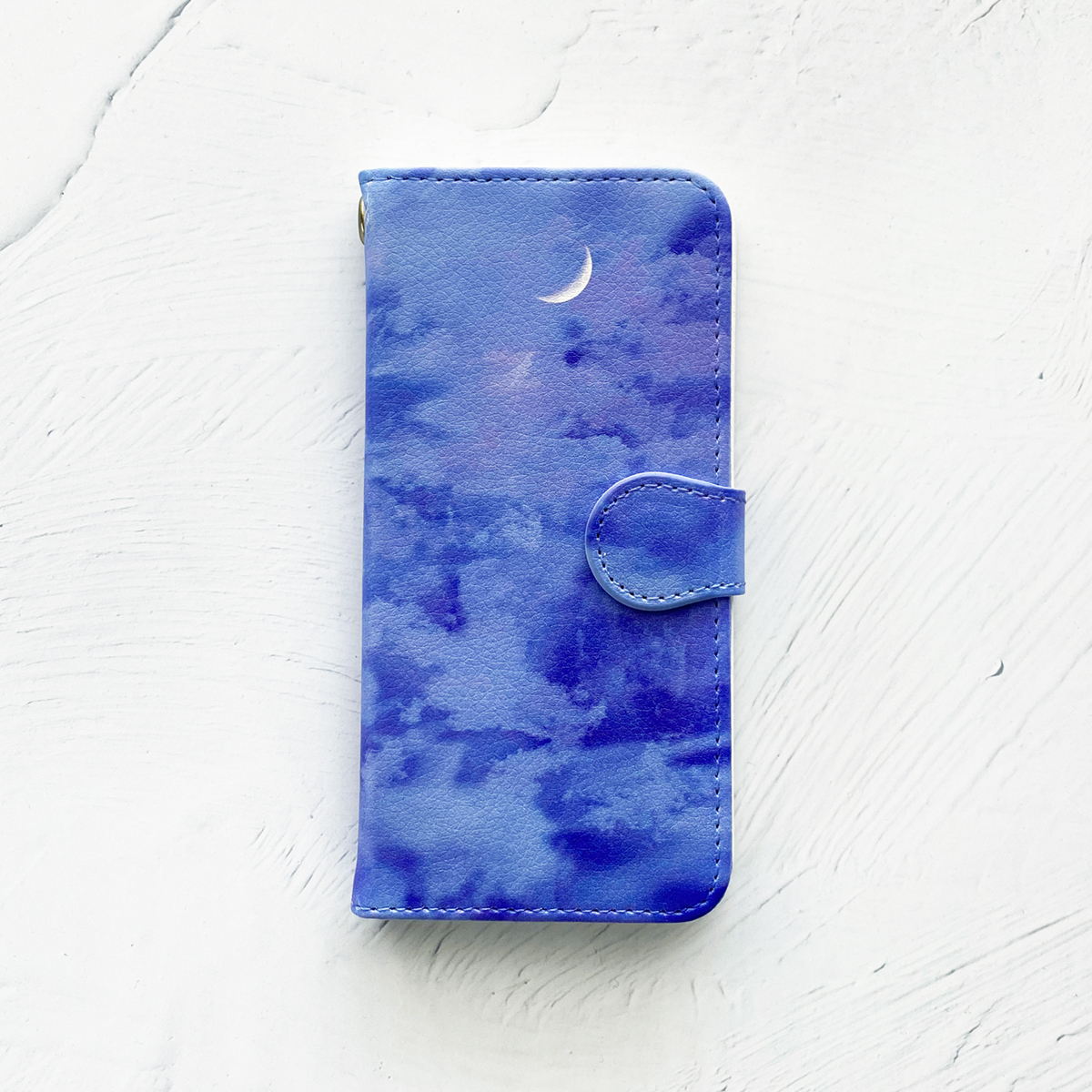 薄群青の空と三日月 手帳型 Iphoneケース スマホケース 全機種対応 Lala Clover