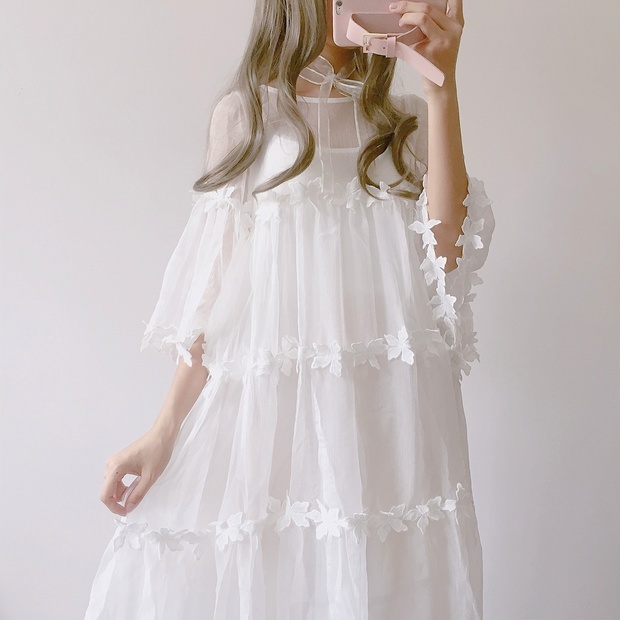 026 立体フラワー付き シースルーワンピ 白ワンピ ホワイト キャミワンピ付き カジュアルドレス 5分袖 ミニ丈 ガーリー シンプル ゆめかわ 春 夏 トレンド プチプラ かわいい おしゃれ More Lluze モア ルーゼ
