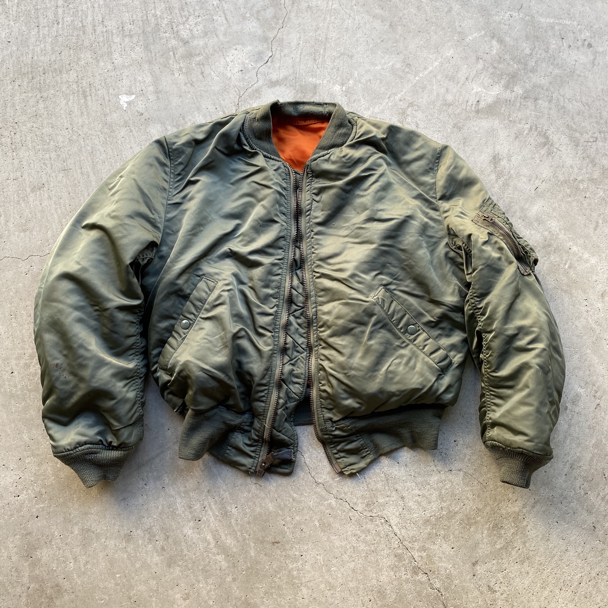 67年納品 60年代 ビンテージ Usaf 米軍実品 Ma 1 ミリタリー フライトジャケット 60s ヴィンテージ Medium メンズm カーキ セージグリーン 古着 ミリタリージャケット Vtg Cave 古着屋 公式 古着通販サイト Powered By Base