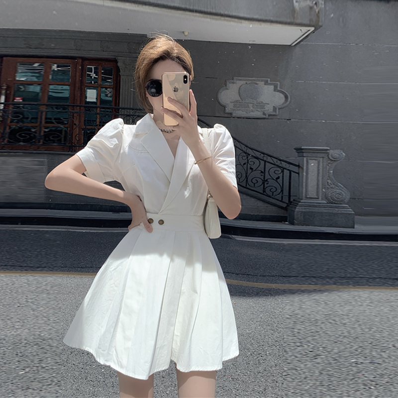 ワンピース Aライン 無地 シンプル 半袖 着まわし抜群 魅せる 黒 今季注目 ブラック ホワイト S M Dresszone