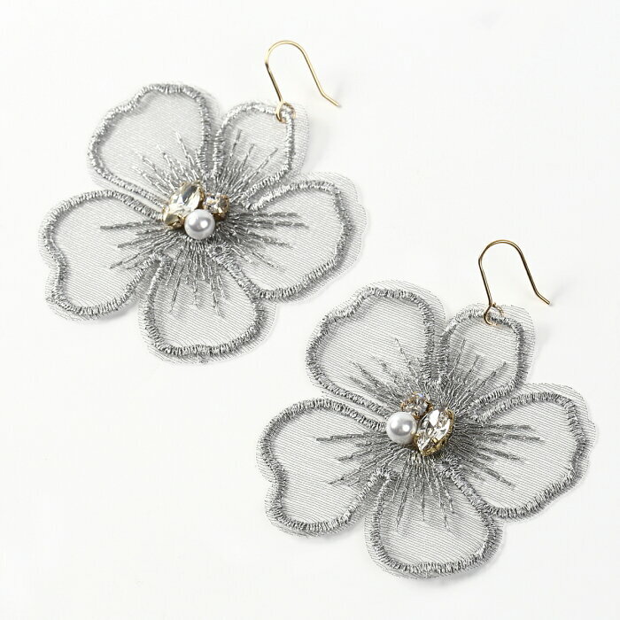 大人かわいい レースフラワーピアス 保存袋付き アクセサリーと雑貨のお店 Angetiti