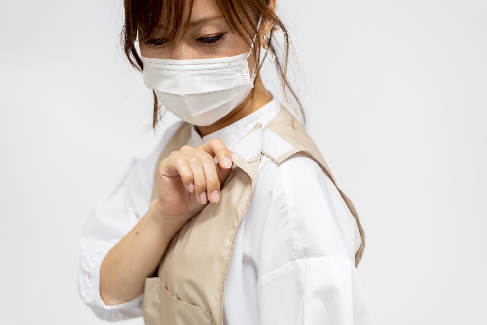 日本製 サイドリボンエプロンドレス 美容師 ネイリスト サロンワーク 接客 撥水 軽い 疲れない サロンエプロン ネイル エステ 美容 Valley Mode 可愛い日本製エプロン 長袖エプロン ガウン 予防衣 おしゃれな仕事着 感染症対策にも 日本製 サイドリボンエプロンドレス 美容師 ネイリスト サロンワーク 接客 撥水 軽い 疲れない サロンエプロン ネイル エステ 美容 Valley Mode 可愛い日本製エプロン 長袖エプロン ガウン 予防衣 おしゃれな仕事着 感染症対策にも