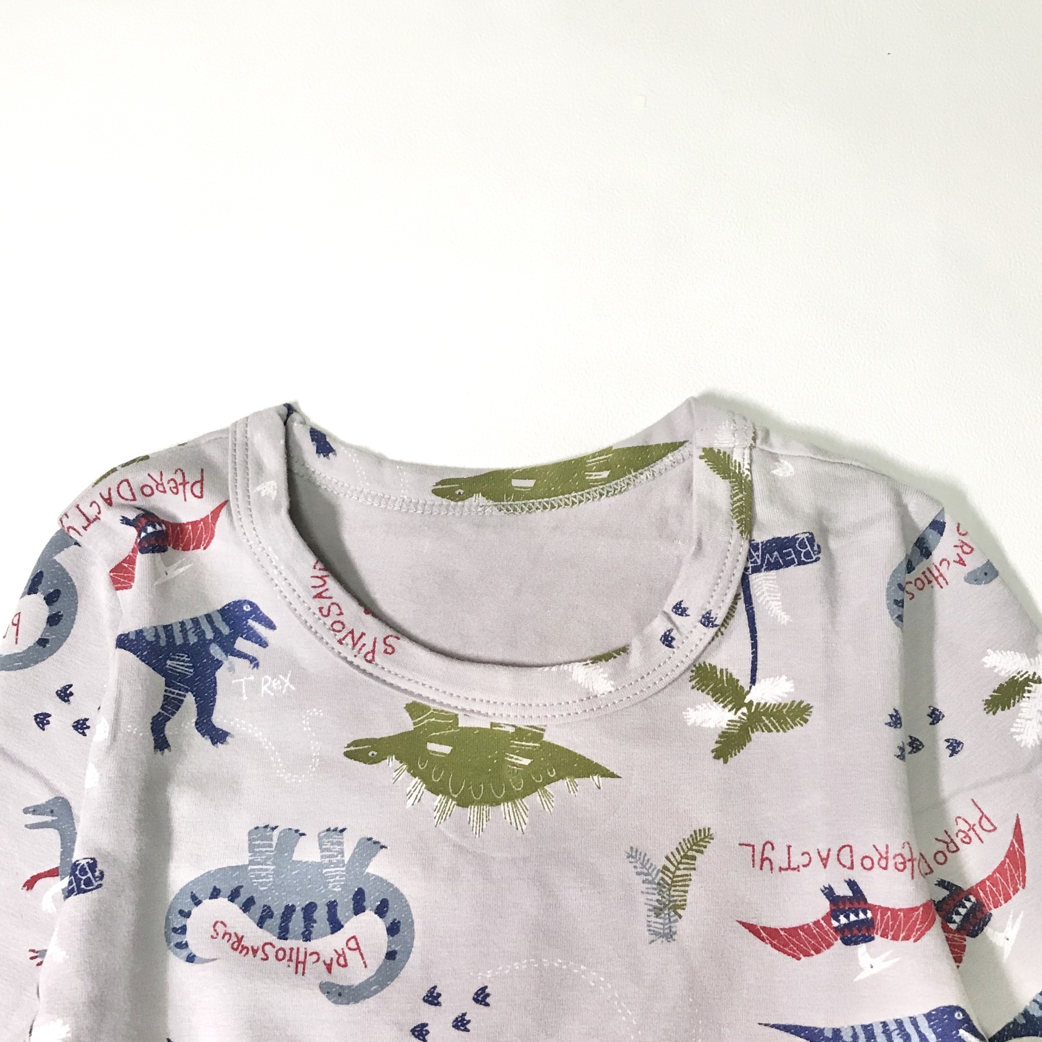 恐竜柄パジャマ R016 こども服のolpemi 海外や韓国子供服ショップ