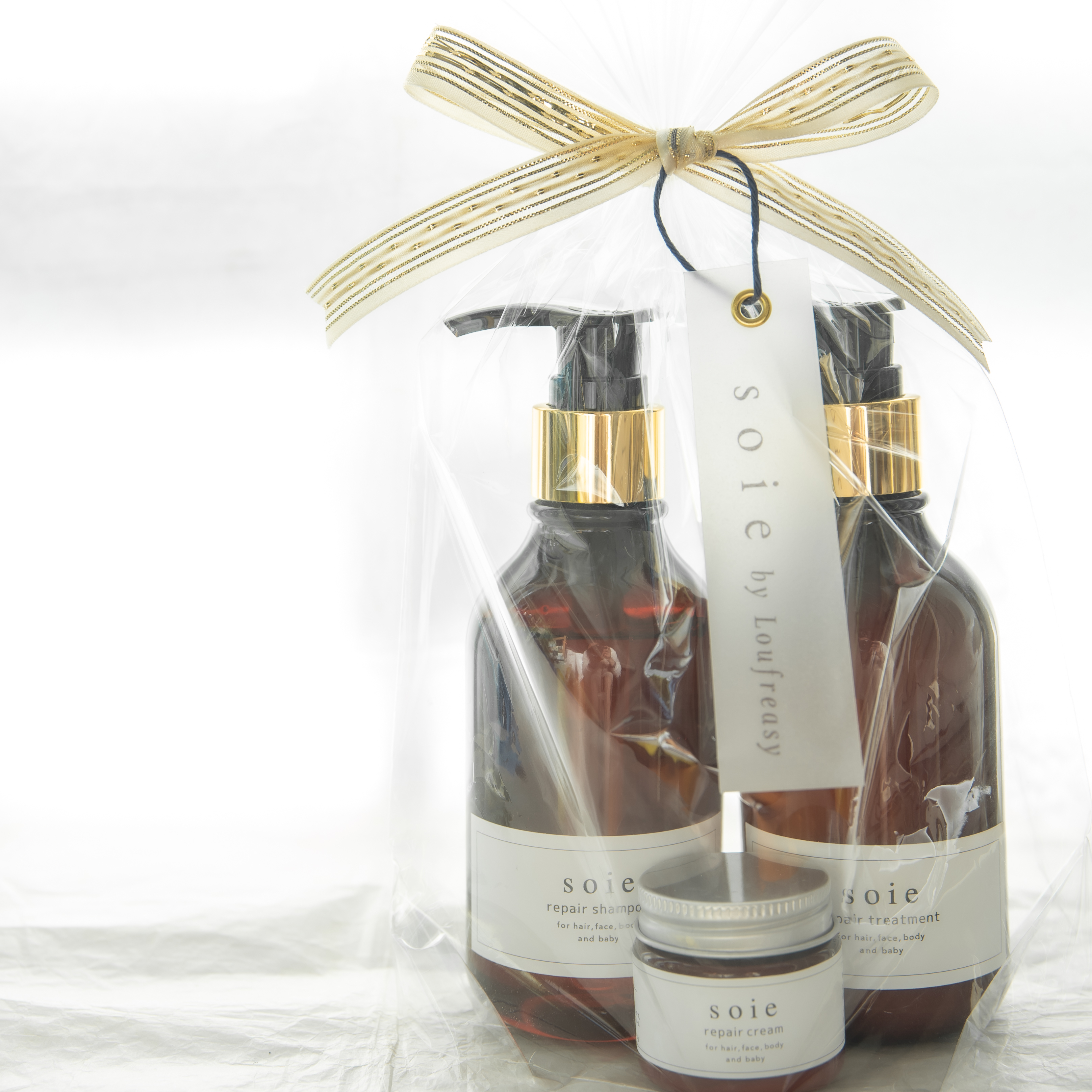 アマビエプロジェクトで販売しております Soie スワ 全身保湿ケア３点セット シャンプー 0ml トリートメント 0g クリーム40g Amabie Project 限定パッケージ 人体に害のある成分は一切不使用 赤ちゃんにも安心して使える スキンケア発想の全身保湿