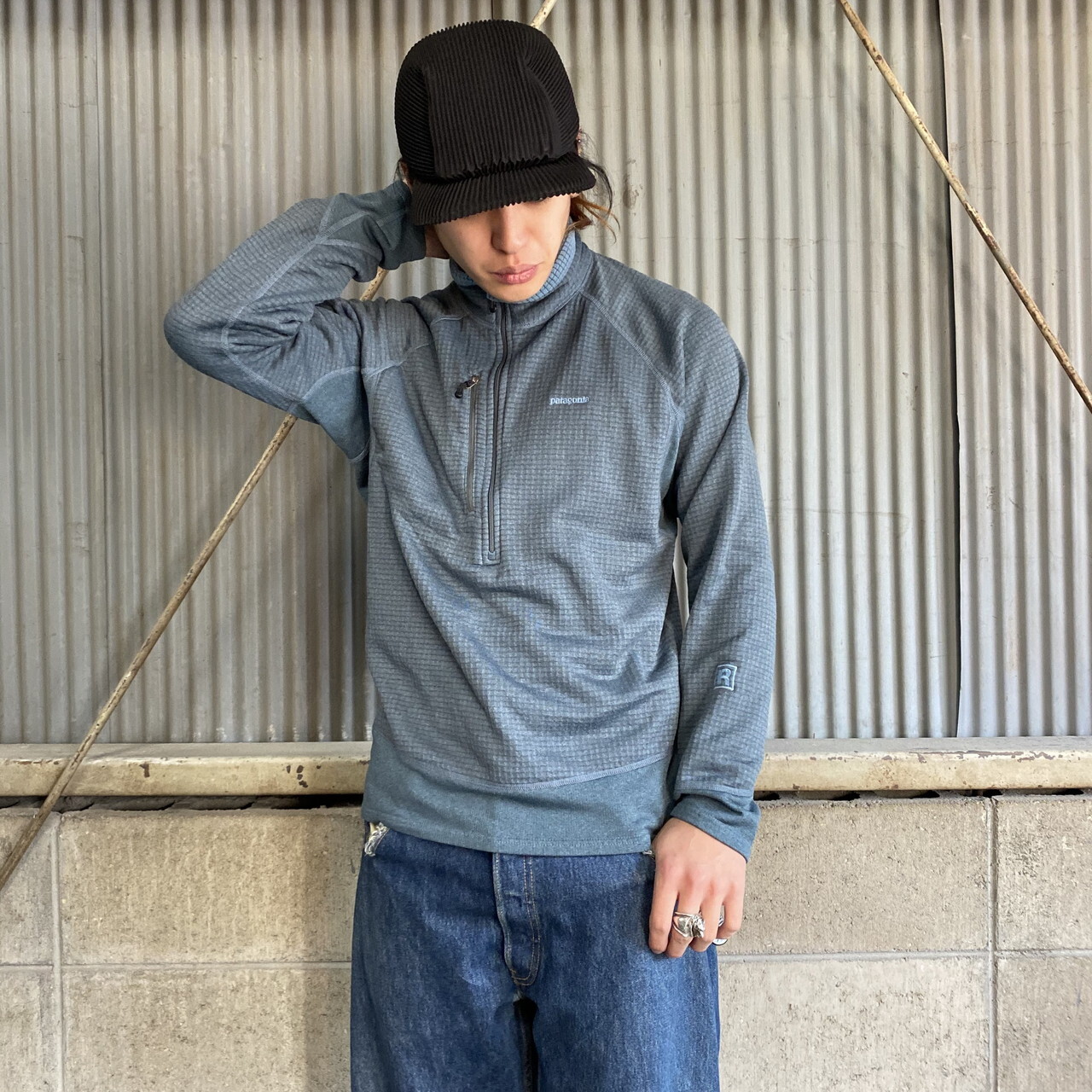 ポルトガル製 パタゴニア レギュレーター R1 フリースジャケット メンズm 古着 Patagonia ハーフジップ アウトドアジャケット Vtg Cave 古着屋 公式 古着通販サイト