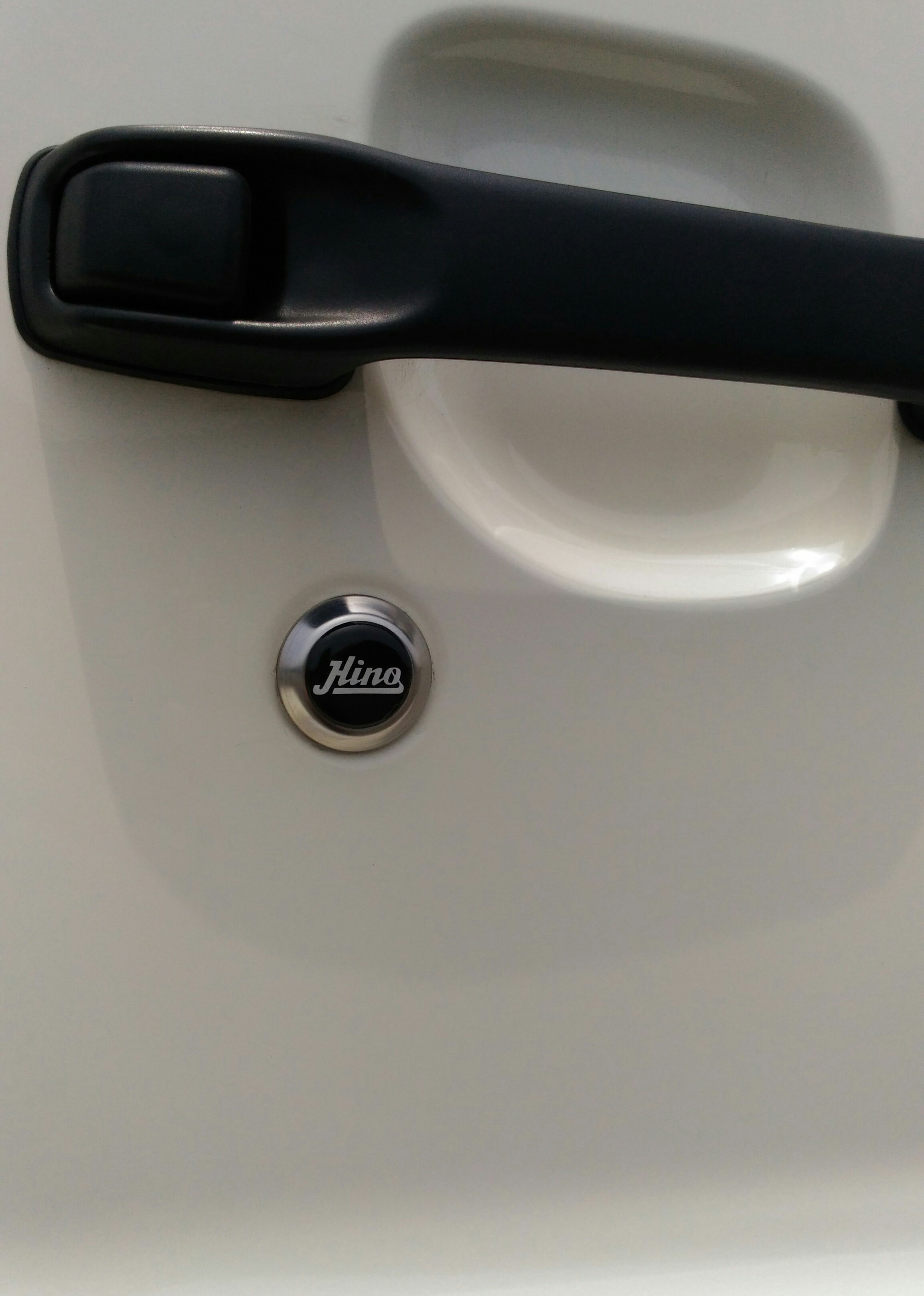 トラック 日野 プロフィア 専用 鍵穴隠し キーホールカバー 目立つ鍵穴をオシャレに隠す 旧hino文字 factory
