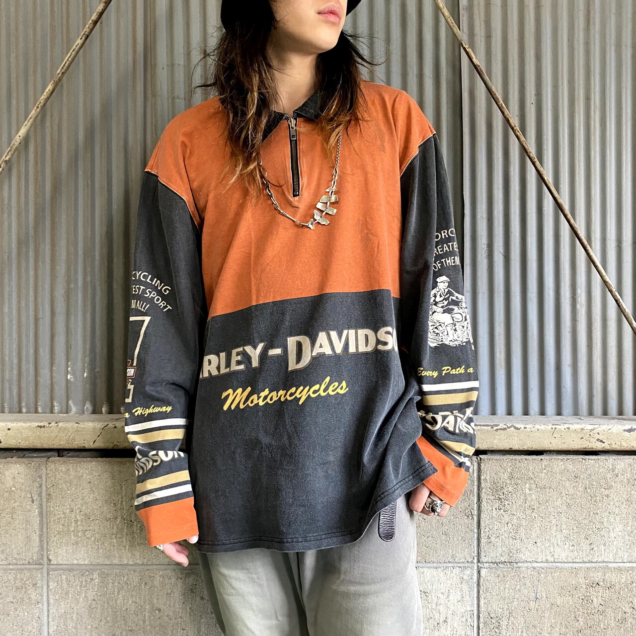 Harley Davidson ハーレーダビッドソン 襟付き ハーフジップ ロングtシャツ メンズl 古着 袖プリント バックロゴプリントバイク モーターサイクルtシャツ ロンt ポロシャツ オレンジ ブラック ロングｔシャツ Cave 古着屋 公式 古着通販サイト