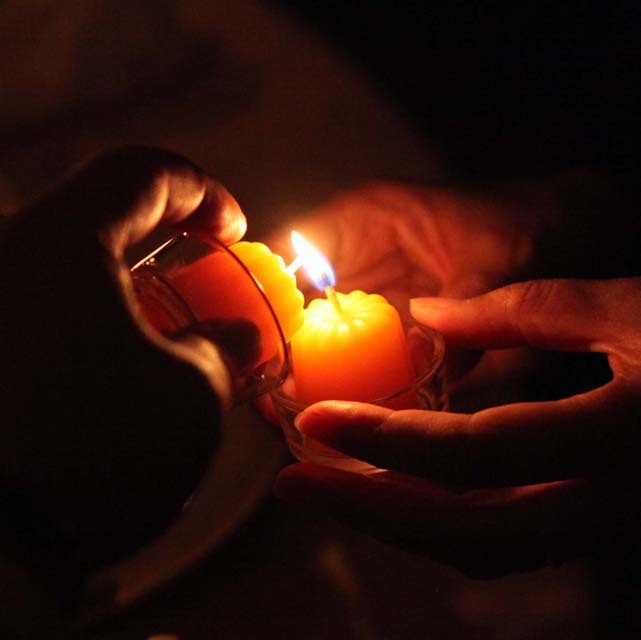 C 1 10 キャンドルリレー カヌレs 10個 キャンドルホルダーセット ハチ蜜の森キャンドル