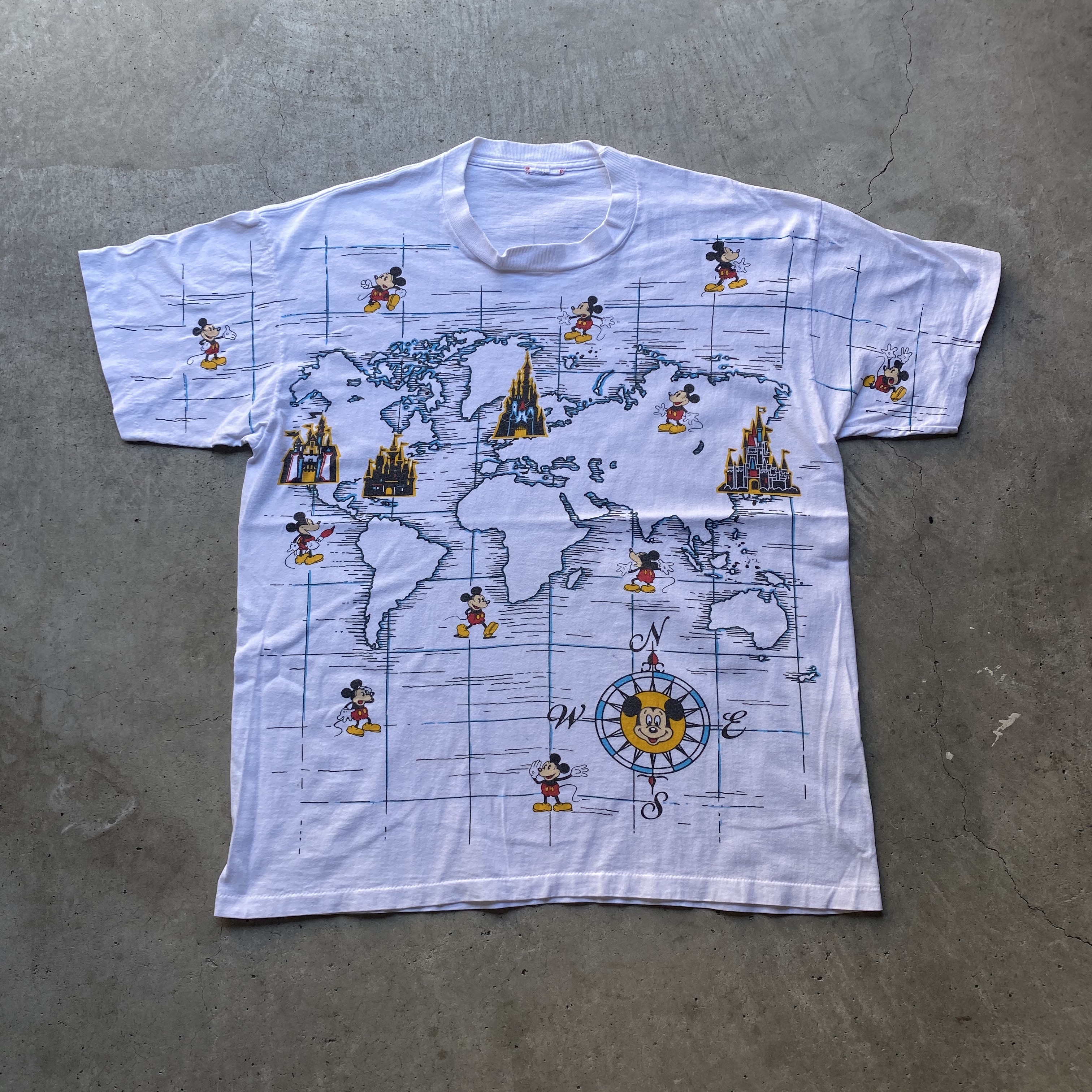 Disney Land ディズニーランド Micky Mouse ミッキーマウス 世界地図 全面 プリントtシャツ キャラクターtシャツ メンズ レディース Tシャツ Cave 古着屋 公式 古着通販サイト