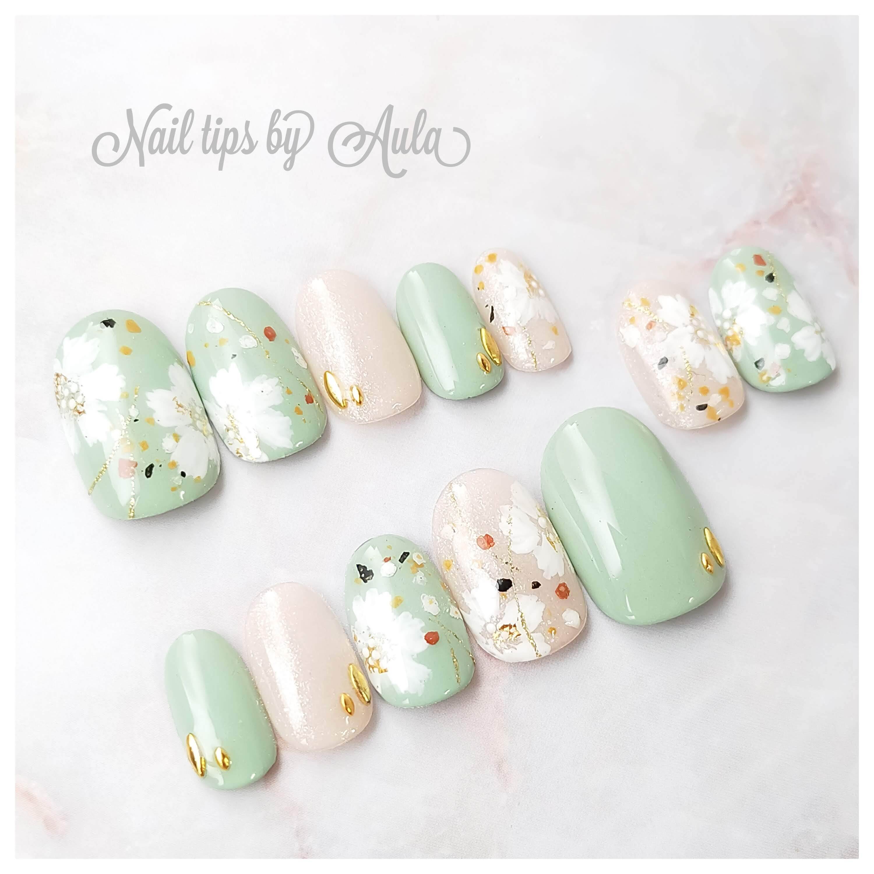 和装にも合うくすみグリーンのフラワーネイル ネイルチップ専門店aula Nail ーアウラ ネイルー