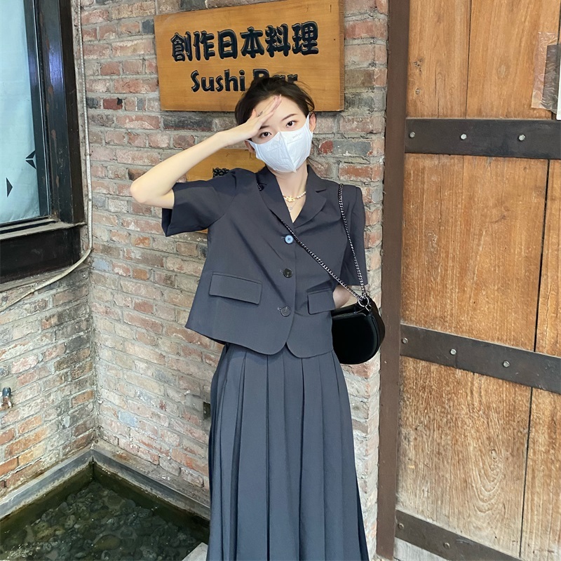 送料無料 ゆったり感が大人可愛い 上下 2点 セットアップ プリーツスカート スーツ ゆったり シンプル カジュアル お洒落 可愛い Lamitte Deco トレンド 韓国ファッション ショップ