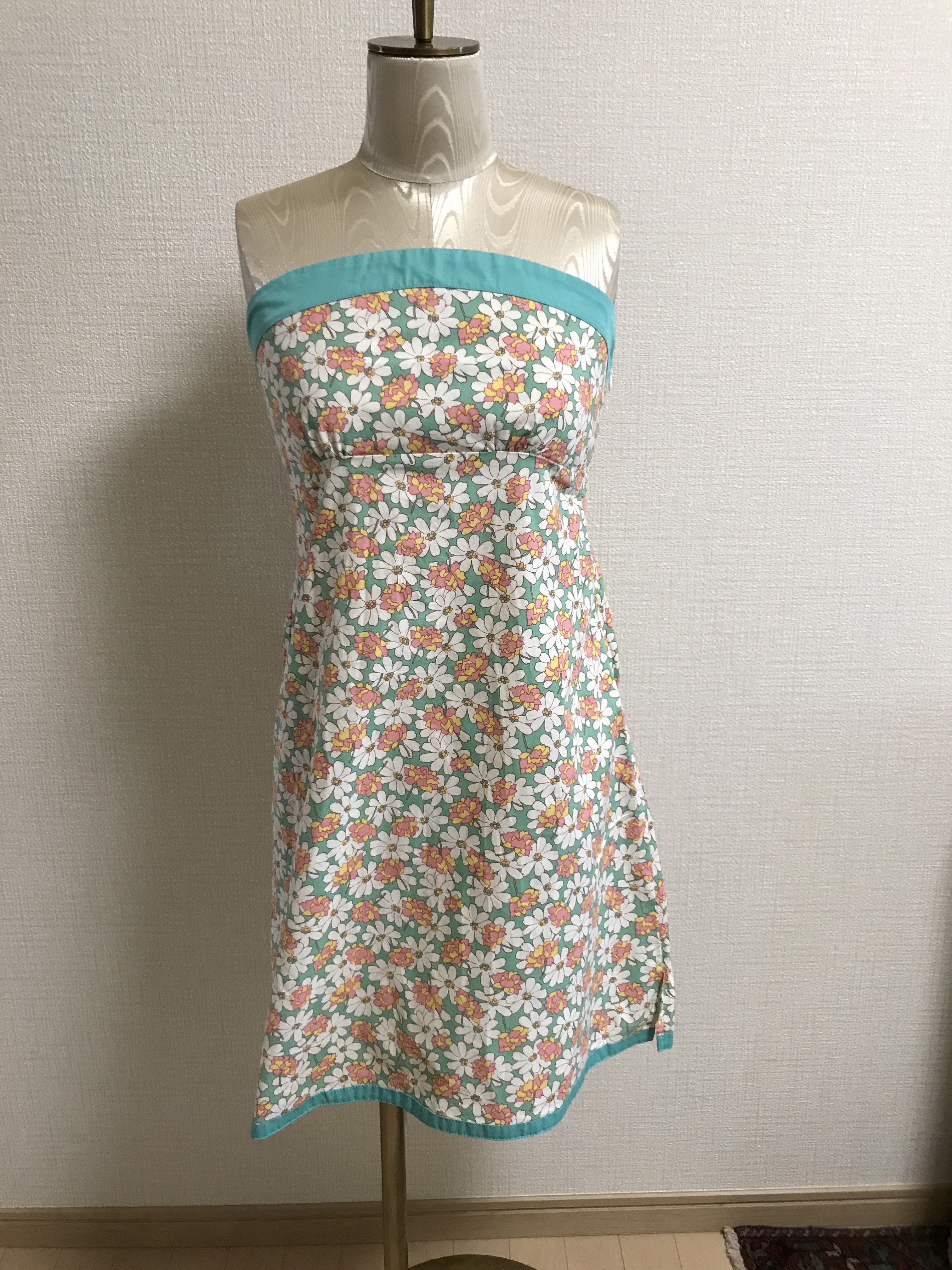 エメラルドグリーン 花柄 ベアトップワンピース Holosphere ホロスフェール