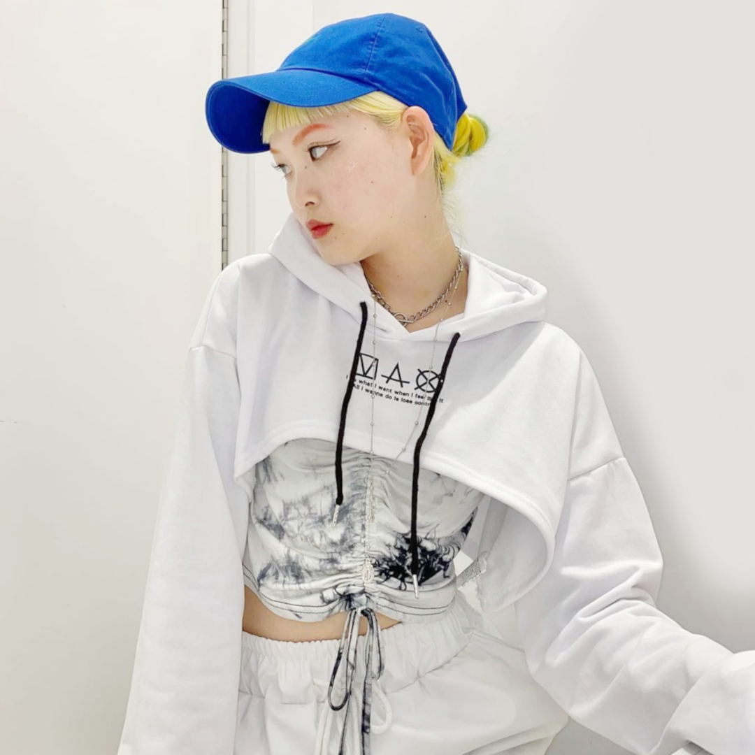 9 22 完売white再入荷 超ショート丈 パーカー Volcan Aphrodite