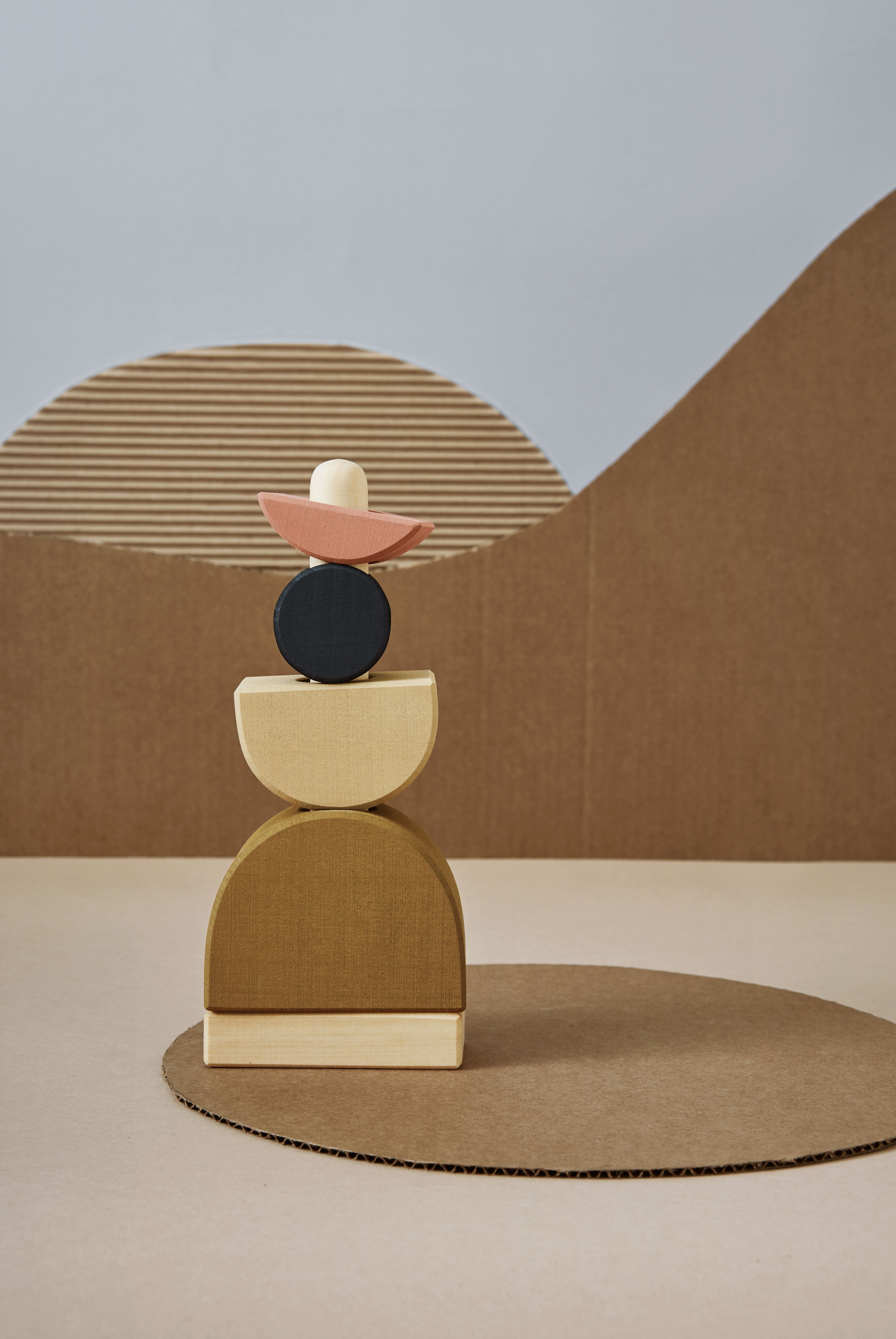 Radugagrez ラドガグレ Shapes Stacking Tower 木のおもちゃ 知育玩具 ごっこ遊び おしゃれインテリア 誕生日プレゼント ギフト 木のぬくもり スタッキング 積み木 インテリア雑貨 輸入雑貨 Mimi Style