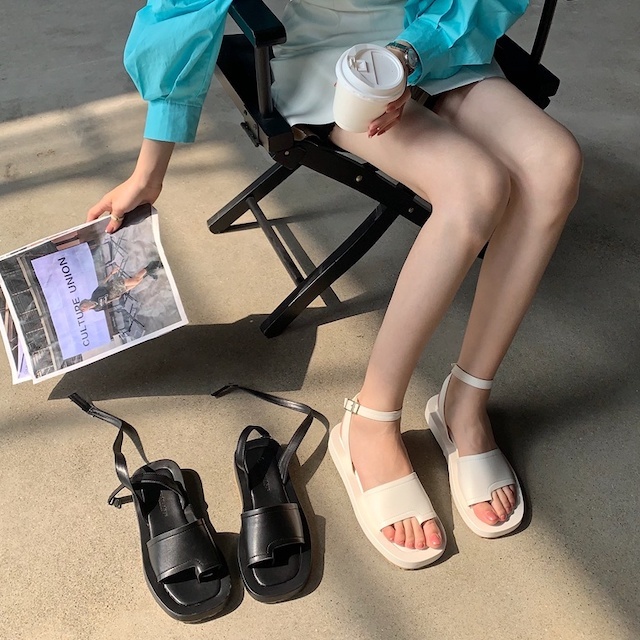 厚底ストラップサンダル B457 Erimcloset