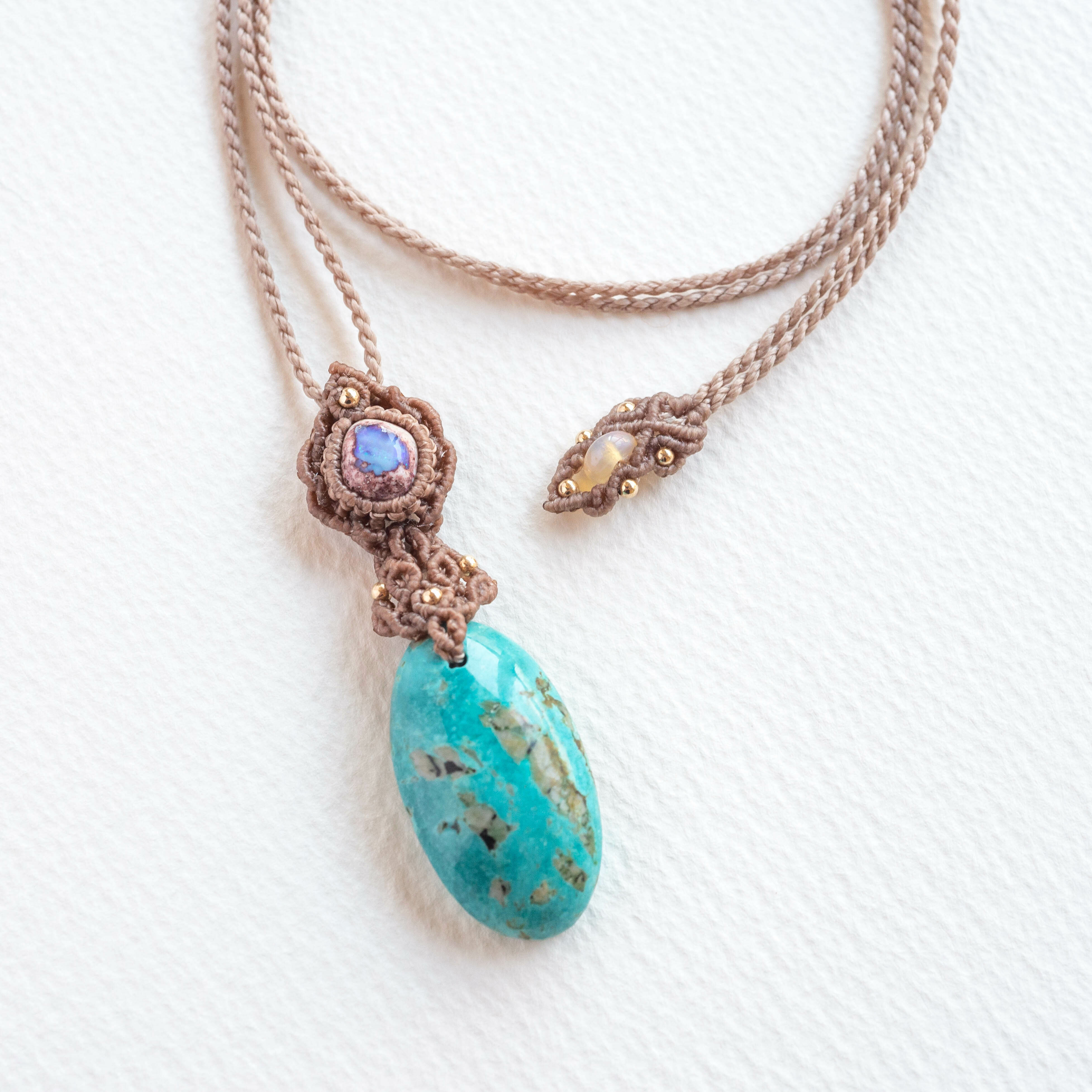 ターコイズ カンテラオパールのマクラメ編み 天然石ネックレス Shanti Wala