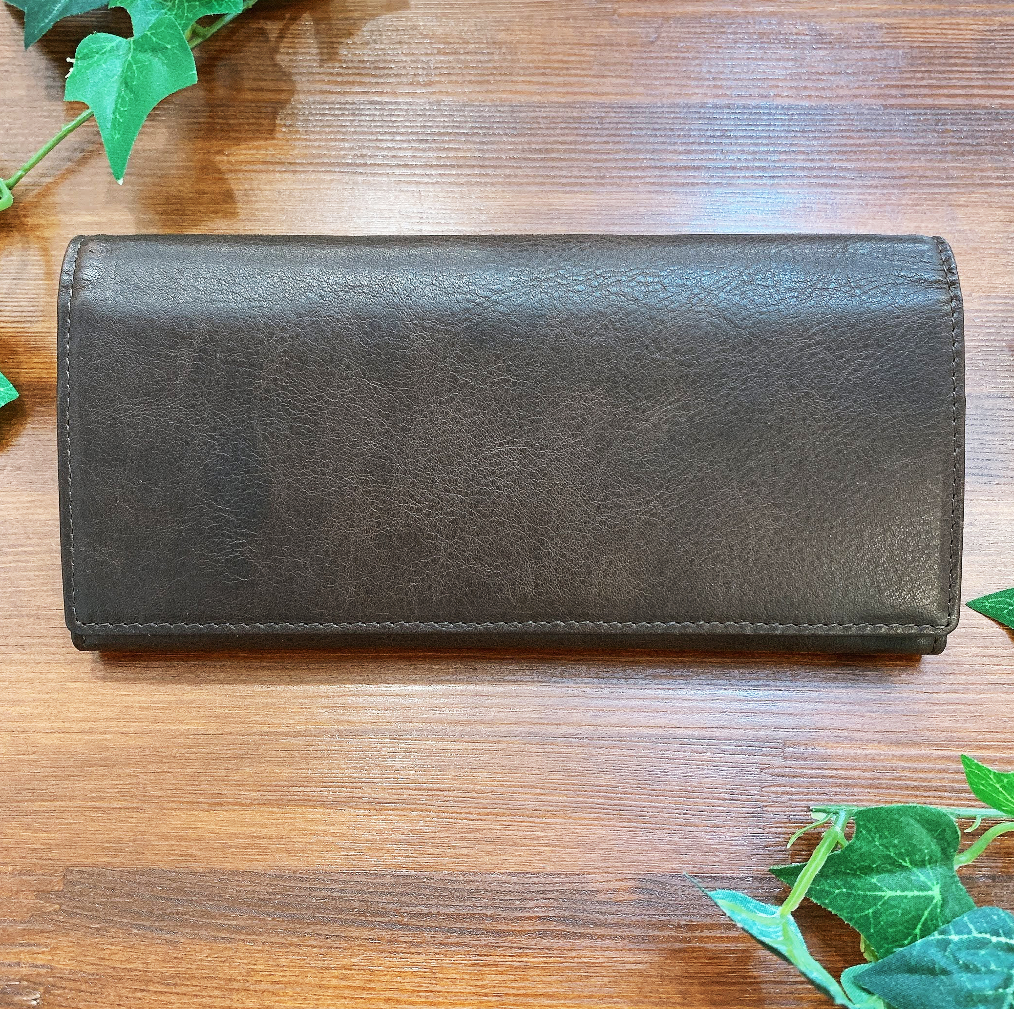 牛革 シンプルかぶせ型長財布 4色展開 レザーウォレット シンプル 長財布 軽い W34 Rayzcloset Online Shop