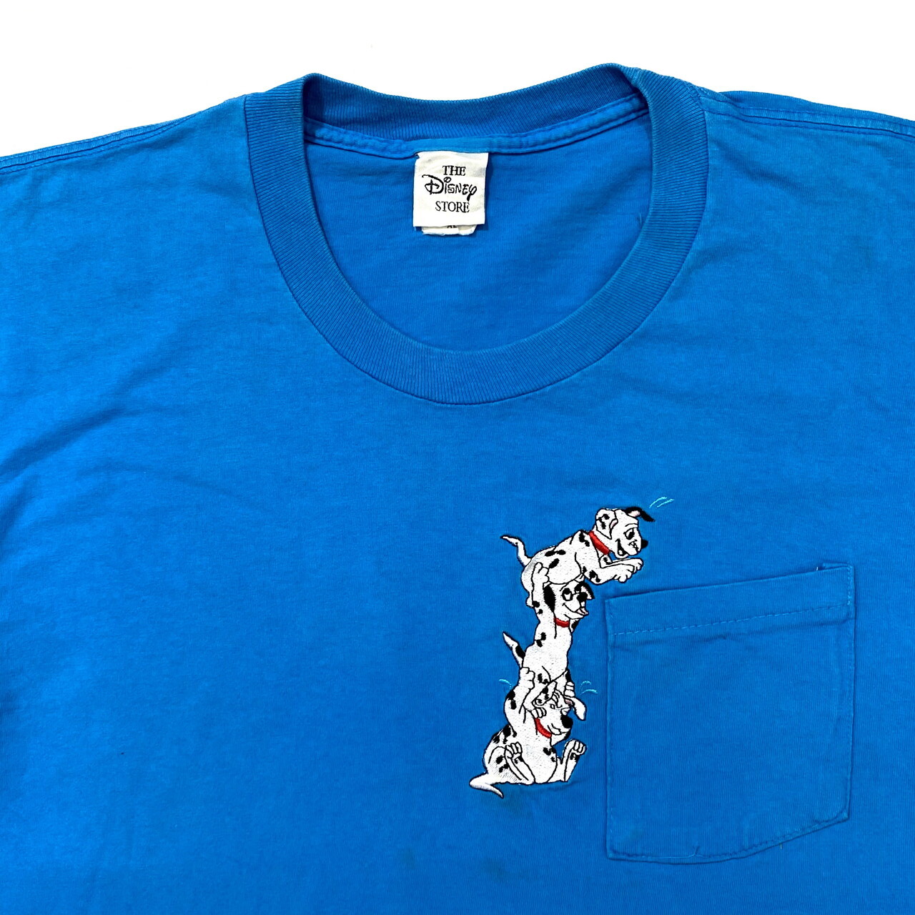 Usa製 90年代 Disney ディズニー 101匹わんちゃん 刺繍 ポケtシャツ キャラクターtシャツ メンズxl レディース 古着 Tシャツ Sa Cave 古着屋 公式 古着通販サイト 夏物最大50 Off開催中