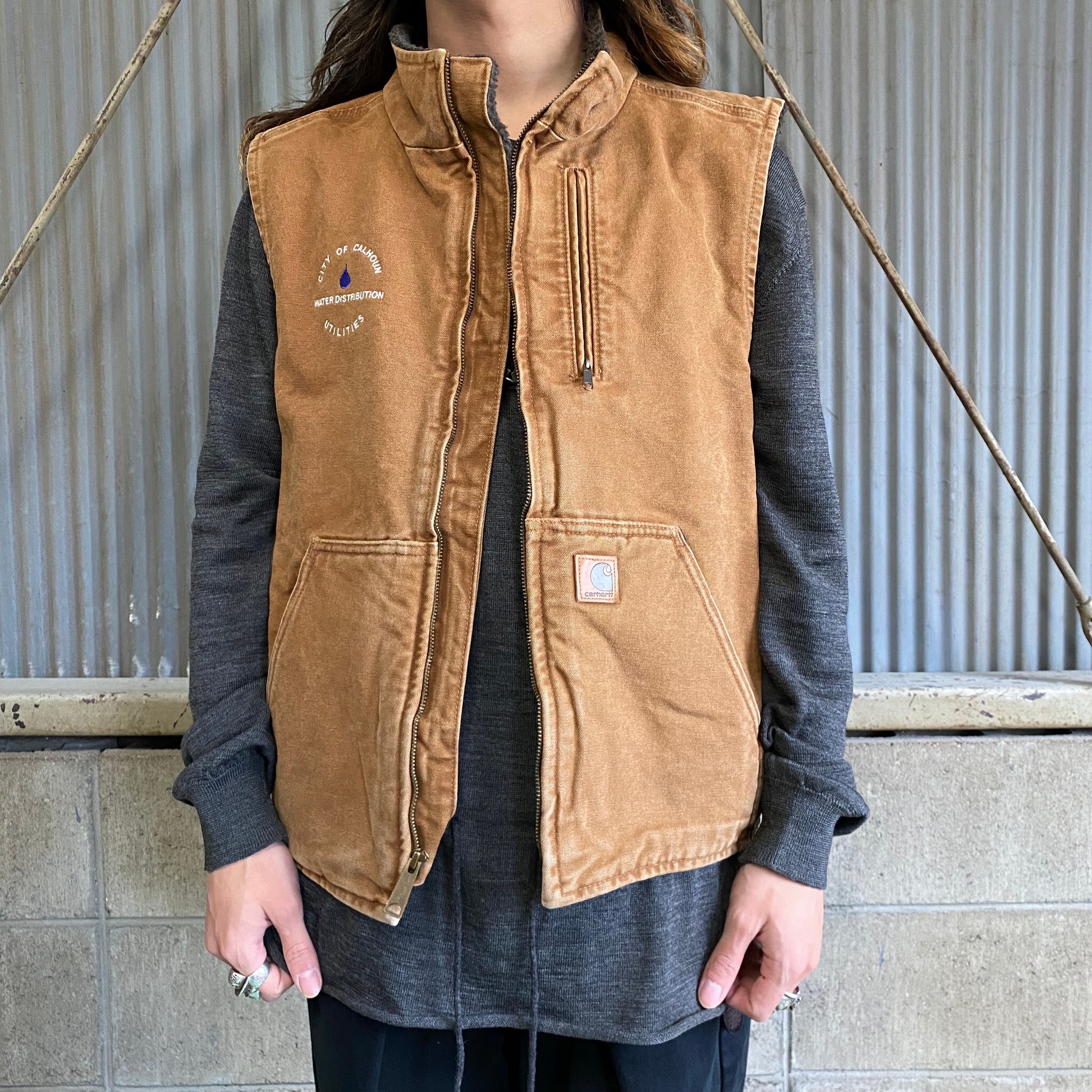 carhartt カーハートベスト（革ロゴ）-