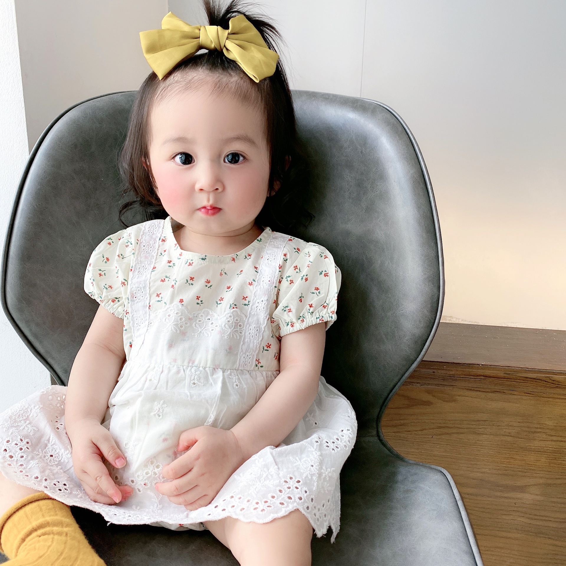 即納 送料無料 ロンパース 赤ちゃん 新生児服 女の子 半袖 60cm 70cm 夏 ベビー服 100日お祝い 誕生日 綿 レース フリル カジュアル カバーオール かわいい オールシーズン 春 秋 冬 リブ キッズ 韓国子供服 ホワイト 花柄 出産祝い 出産準備 ギフト プレゼント