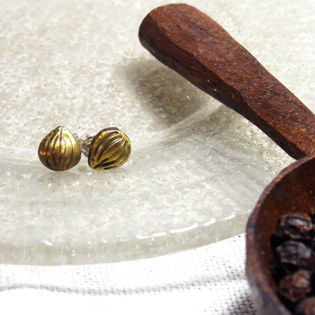 フェアトレードsubakamana コリアンダ ピアス シサム工房 ざっくり雑貨 Zackrezacka ザックリザッカ