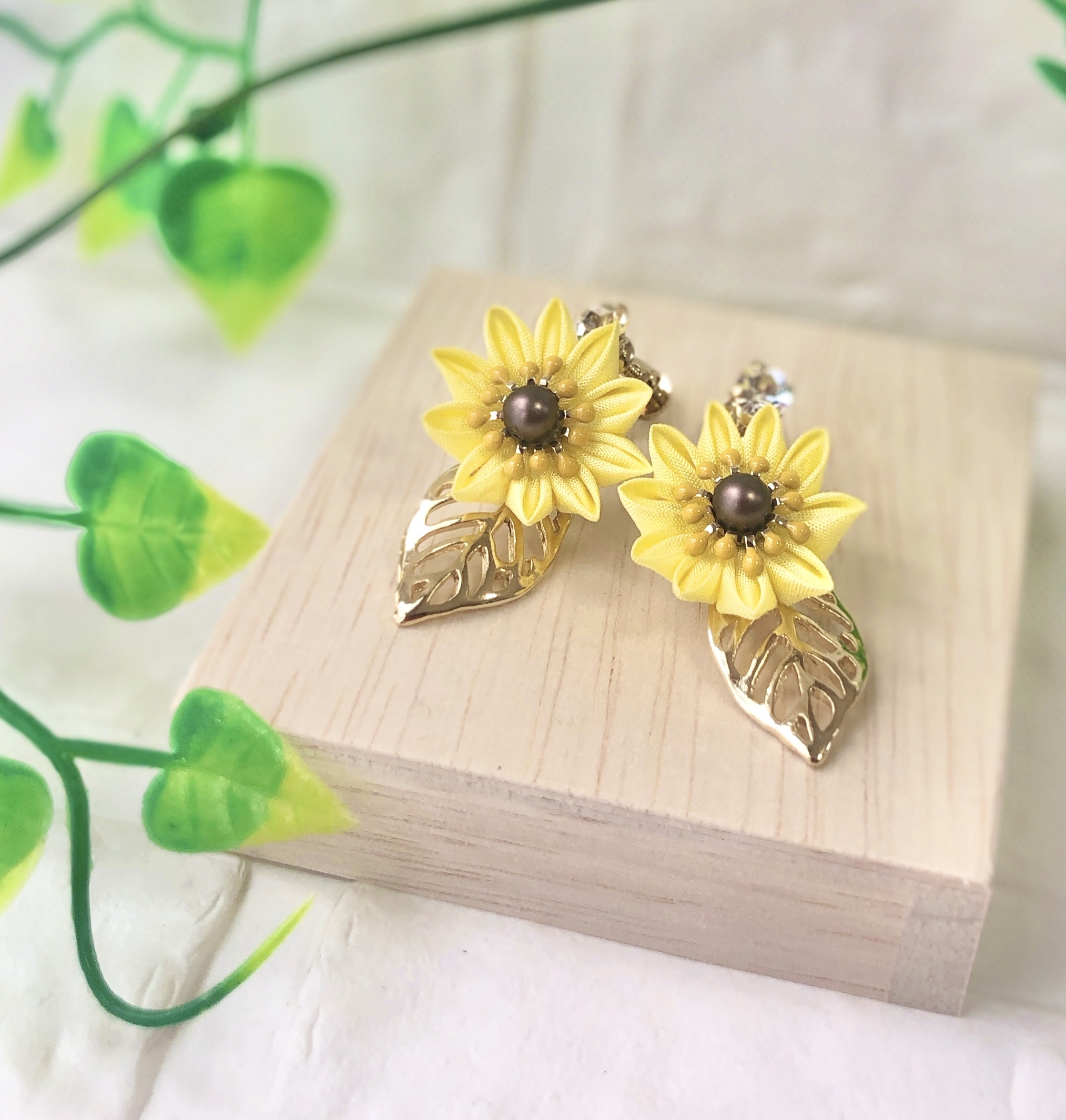 向日葵 イヤリング ピアス つまみ細工 こもれ陽