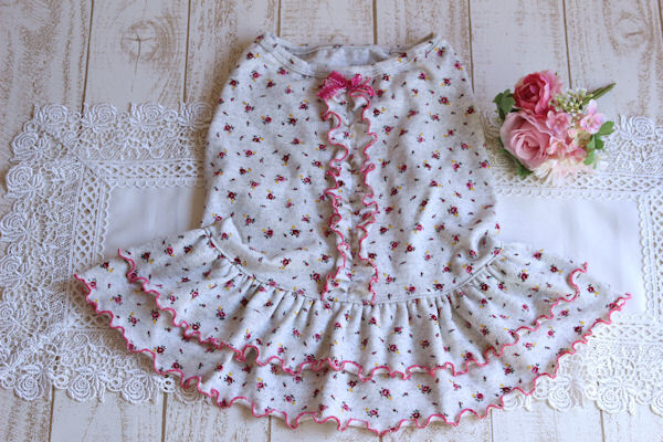 ブルドッグの服 ラブリー 小花柄ブリブリワンピ 薔薇ピンク イングリッシュブルドッグの服 ｂｕｌｌ ｃｈｅｒｉｒｅ