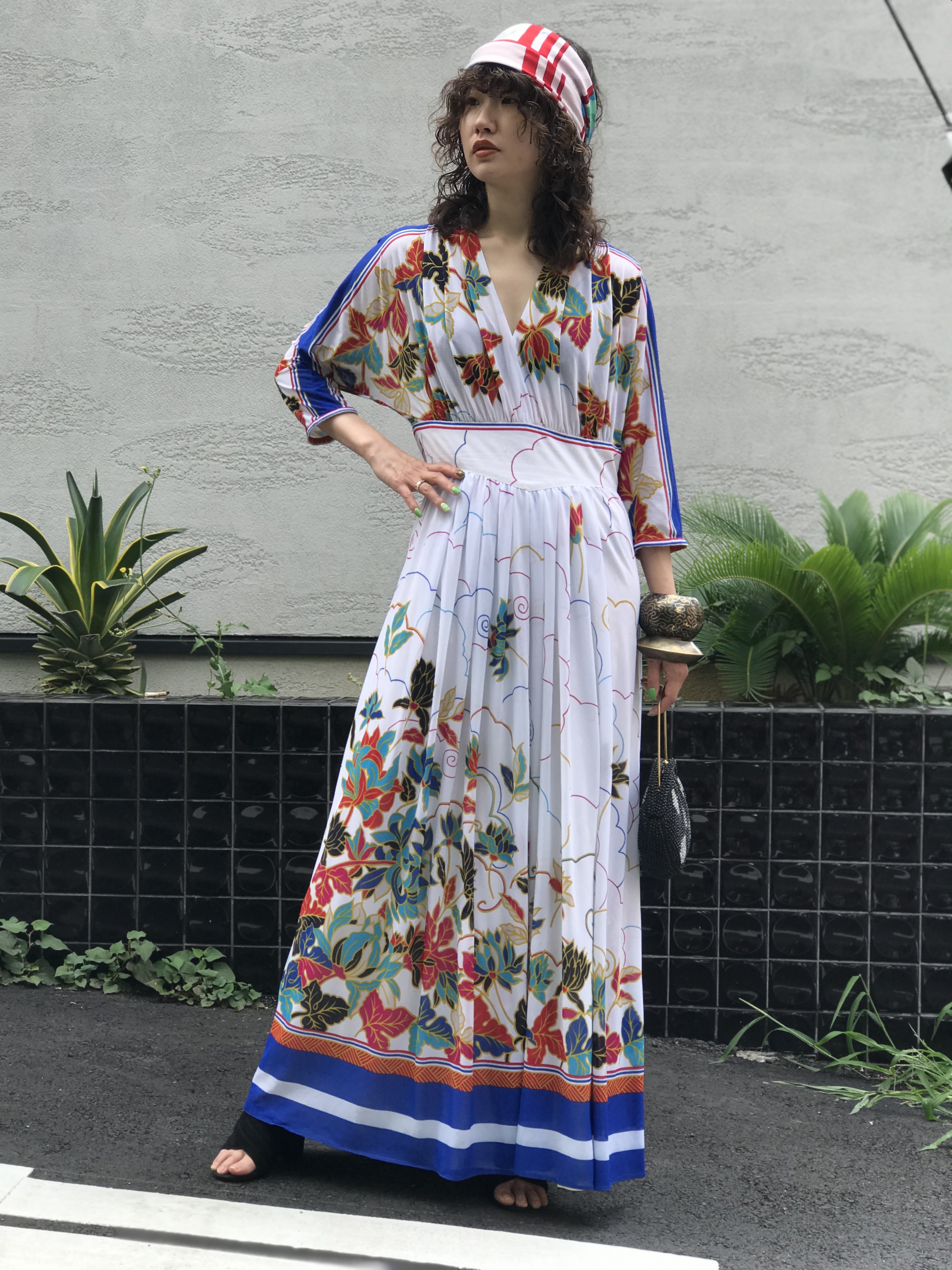 70s White Multicolor Floral Maxi Dress ヴィンテージ ホワイト マルチカラー 花柄 マキシ ワンピース Riyad Vintage Shop