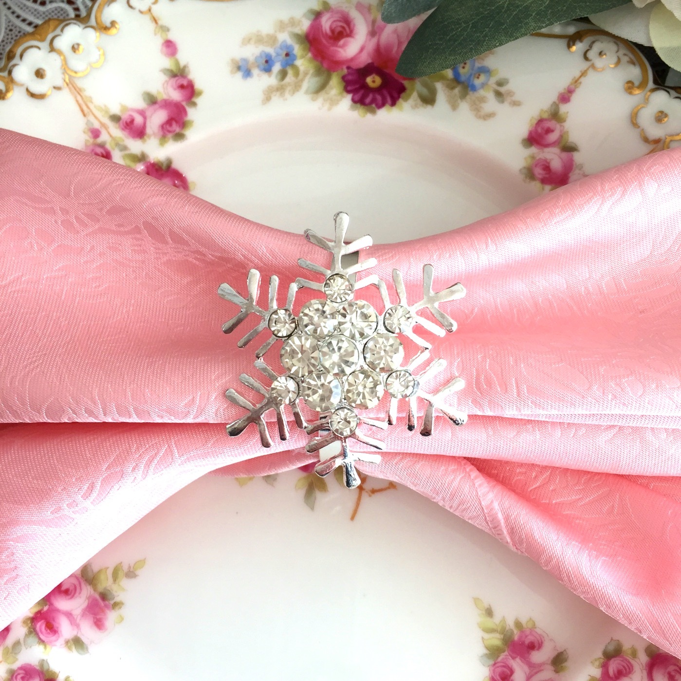 スノーフレークのナプキンリング Rosy Baby