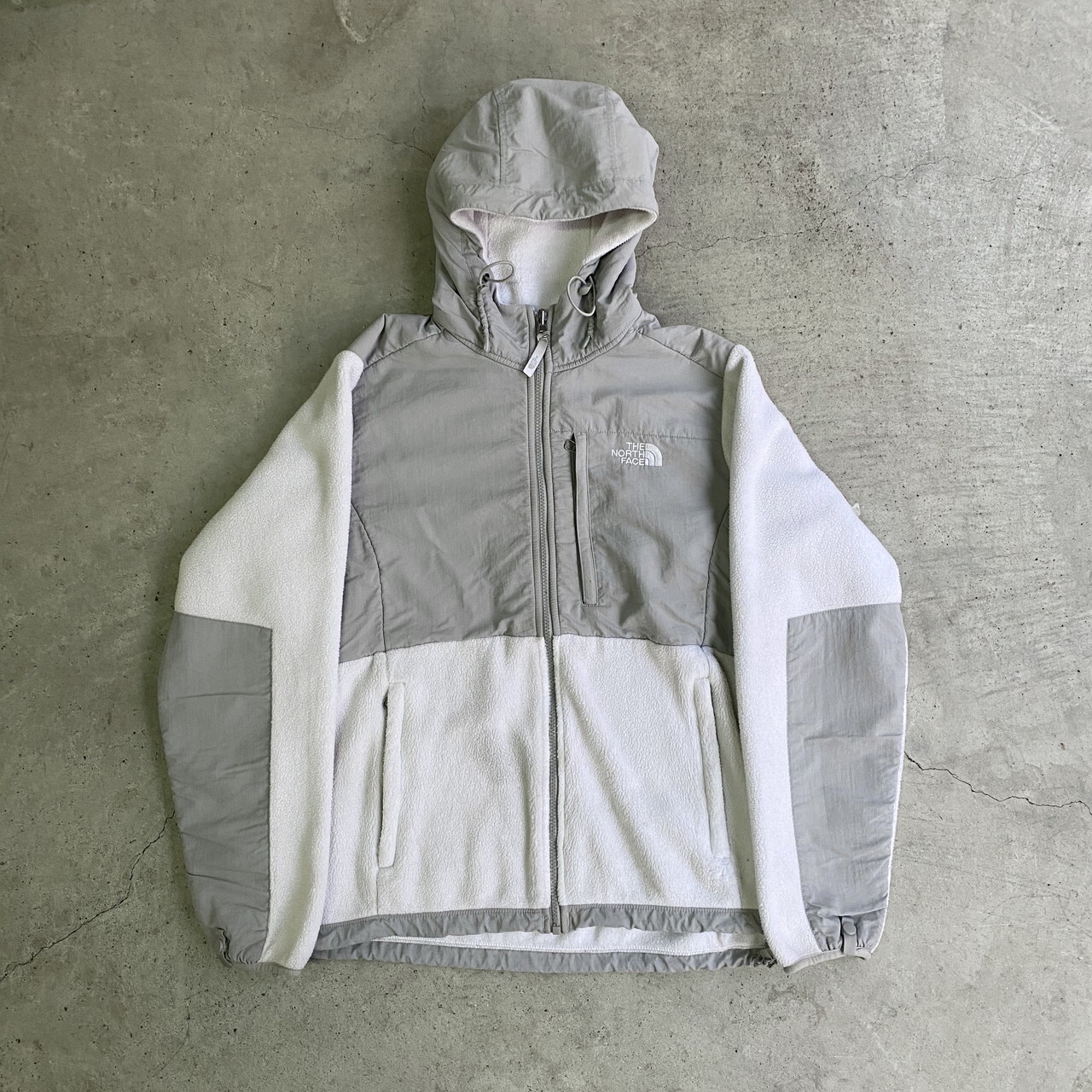 Ladies The North Face ザ ノースフェイス フード付き デナリジャケット ナイロンxフリースジャケット レディースl 古着 ホワイト 白 ライトグレー Polartec アウトドアジャケット ブルゾン ジャケット Cave 古着屋 公式 古着通販サイト 8 31まで 夏物最大50