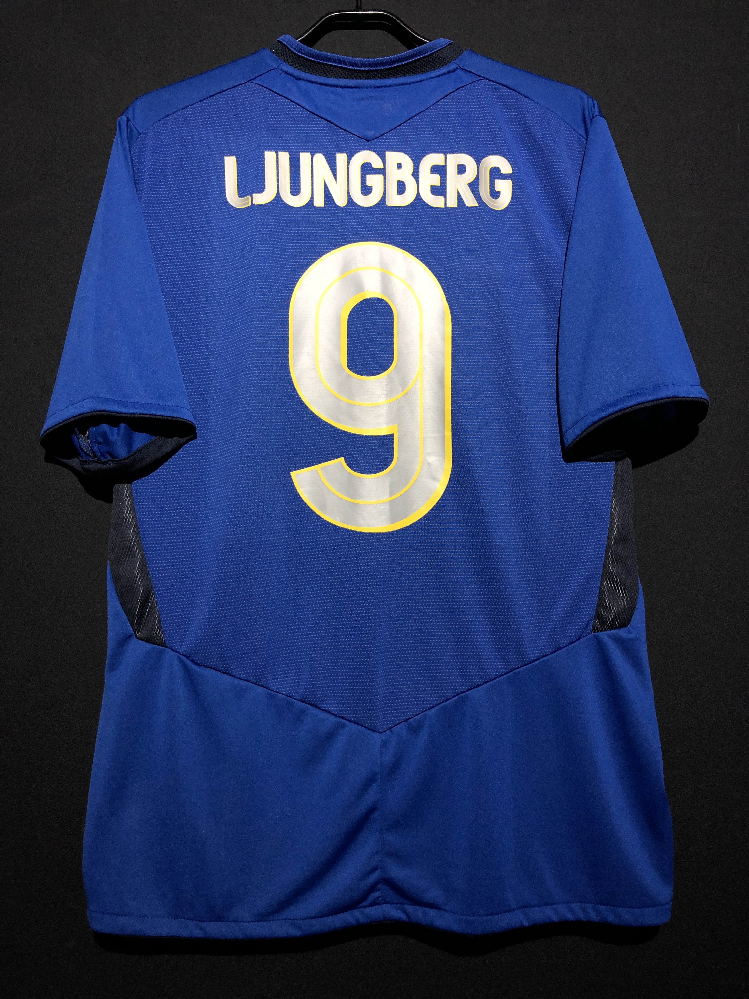 04 05 Sweden A Condition Preowned Grade 5 Size Xl No 9 Ljungberg Jerseum Store