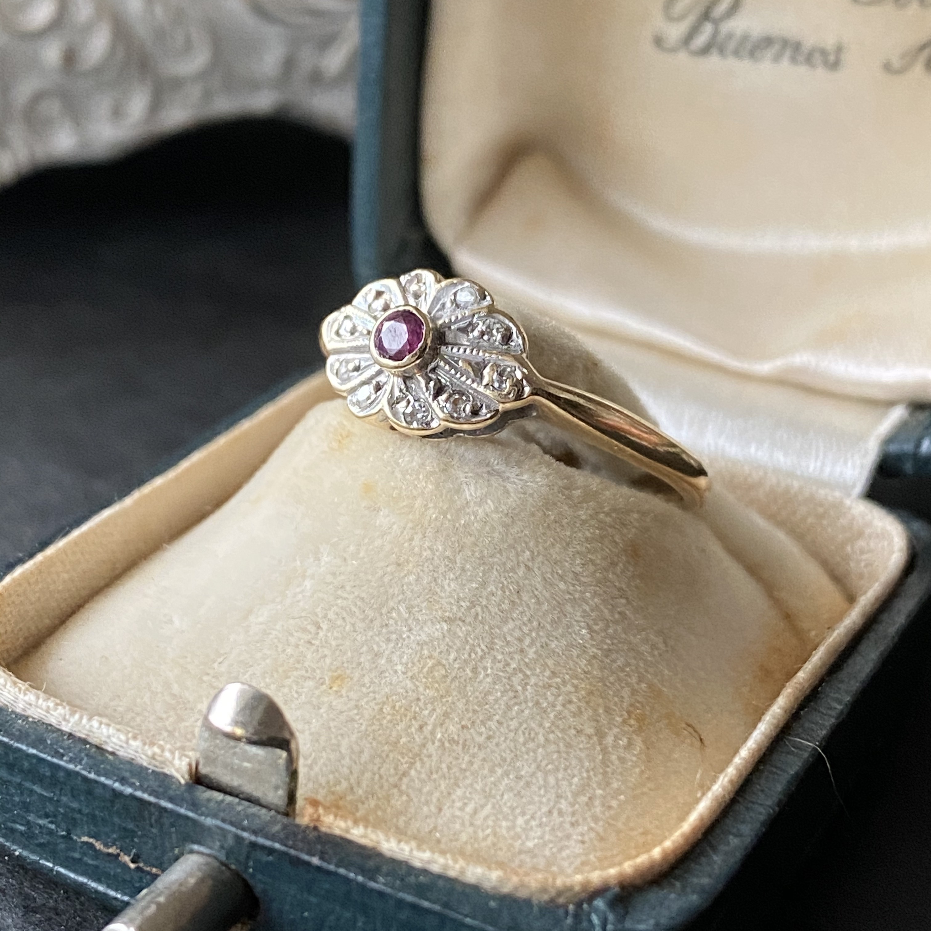 国内正規品 限定 プラチナ ルビー 婚約指輪 アンティーク 即発送可能 Www Hbleisure Com