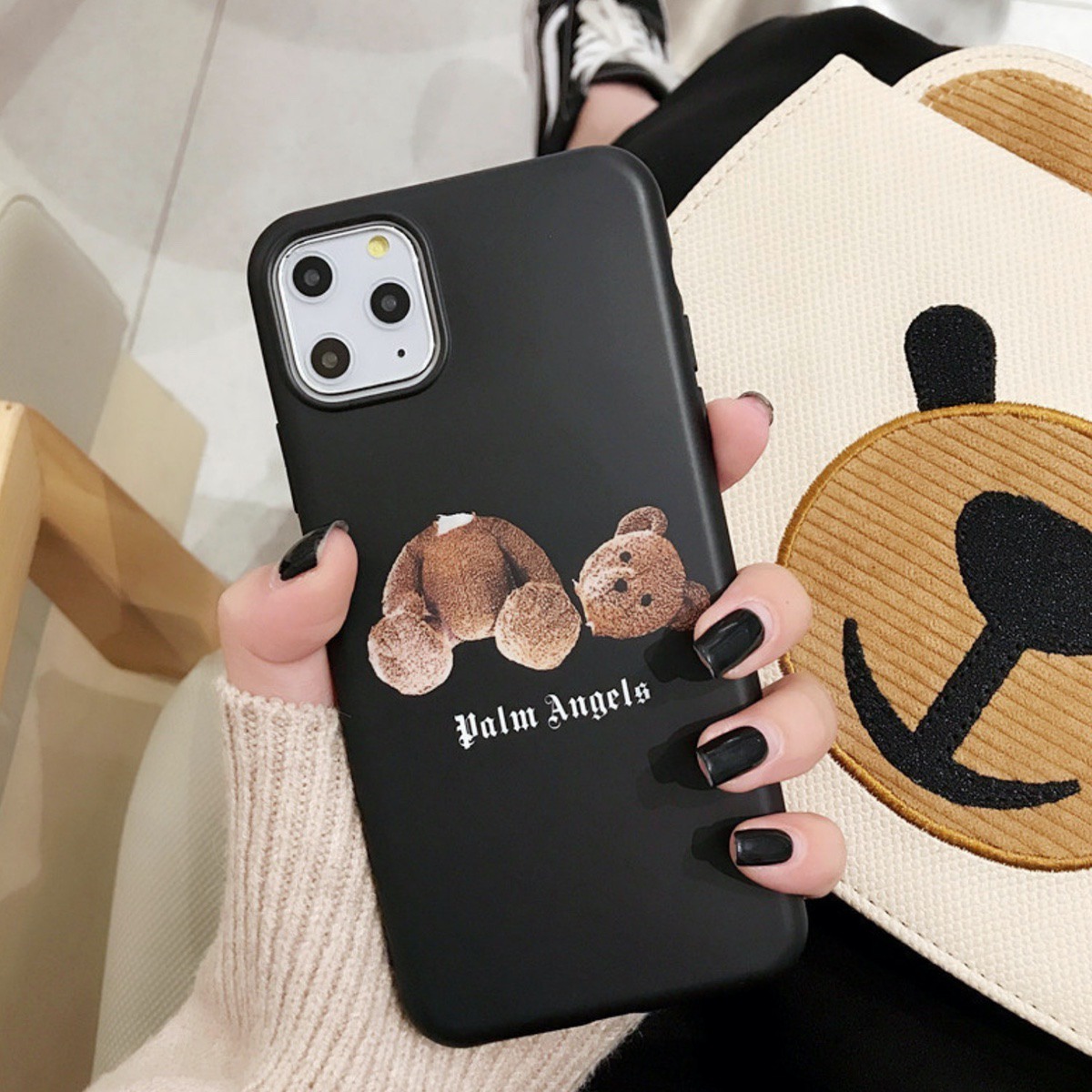 Iphone ケース 韓国 個性的クマケース 動物柄 アニマル柄 熊 トレンド カバー シリコン 個性的 シンプル 大人 可愛い おしゃれ Iphone7 Iphone8 Iphonese2 Iphonex Iphonexs Iphonexr Iphone11 Iphone11pro Iphone11promax スマホケース 携帯ケース セレクトショップ