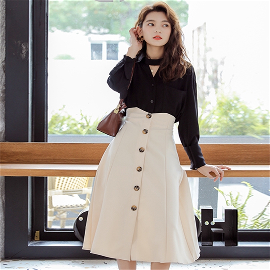 大人可愛いコンサバ系ロングスカート 無地 ひざ丈 ハイウェスト 脚長効果 Aライン フレア 夏 お出かけに 街角のカフェテラス