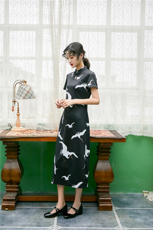 チャイナドレス チャイナ風ワンピース 改良唐装 改良漢服 チャイナ風服 中華服 スタンドネック 半袖 ロング丈 着痩せ 普段着 女子会 同窓会 ブラック 黒い 鶴模様 Elegant