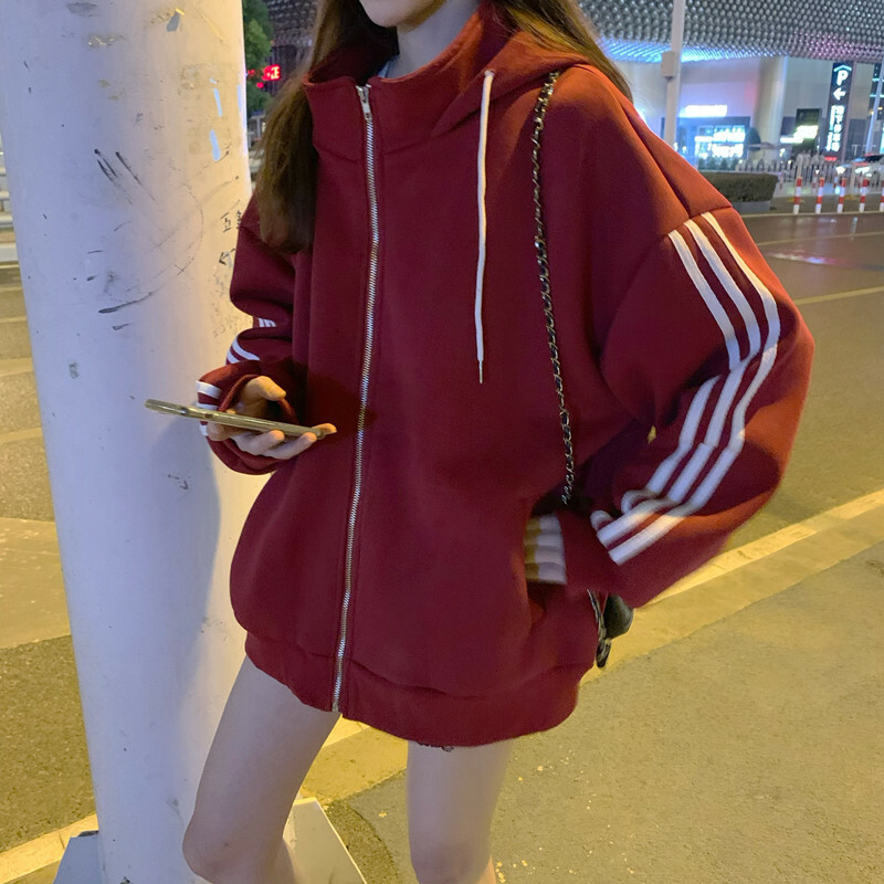 ライン入りスポーティなスウェット 韓国レディースファッション通販 Krex ケーレックス