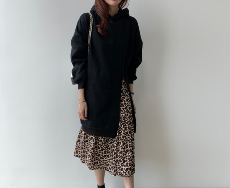人気のアニマル柄 レオパード柄 ドッキング ワンピース ワンピース レディース スウェット シフォン 異素材ミックス 長袖 パーカー カジュアル 個性的 人気 ドッキング ワンピ ヒョウ柄 アニマル柄 レオパード柄 ロング丈 韓国 代 30代 40代 春 秋 送料無料 韓国