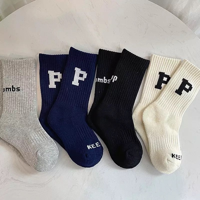 キッズもレディースもメンズも🧦 憧れのお揃いコーデが叶う"カジュアルソックス"