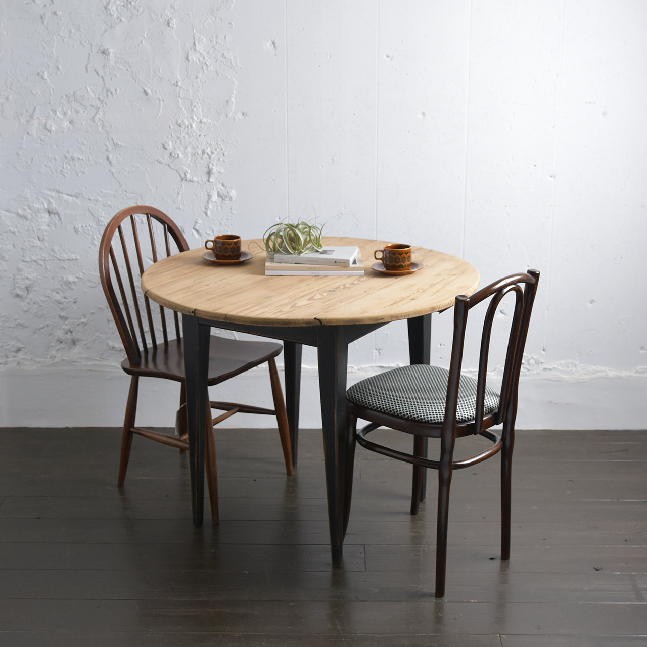 大阪北摂箕面市アンティーク ヴィンテージ家具と雑貨 食器 オブジェ アーコールの専門店 Banse Basic Interiors バンセ