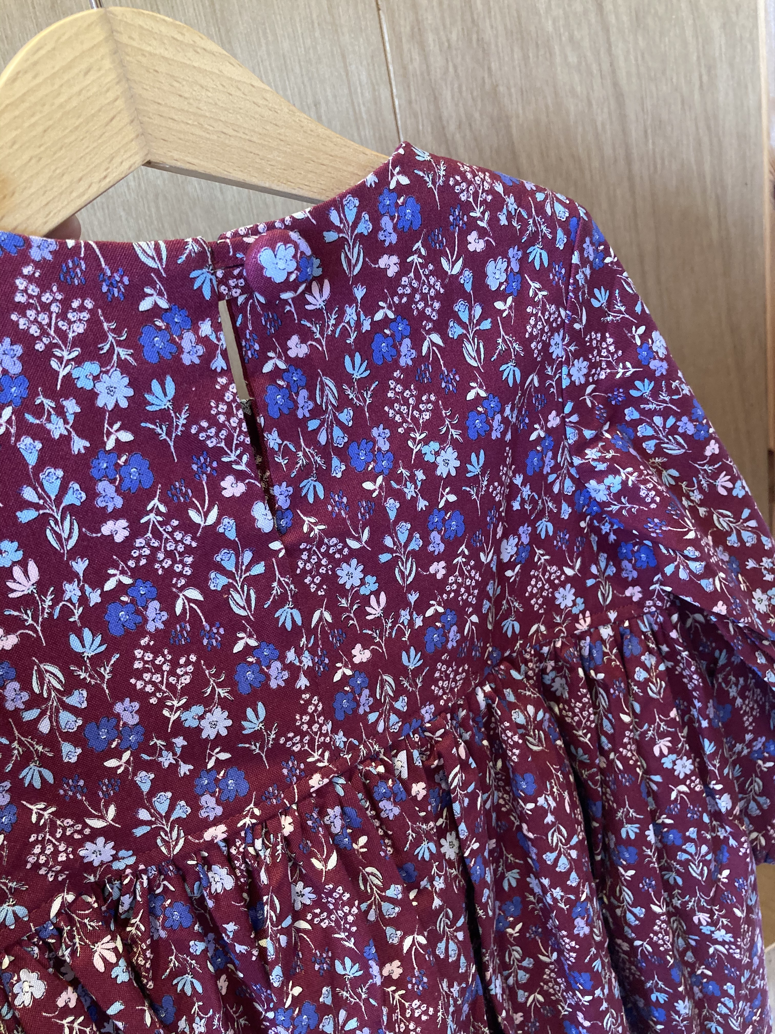 エンジ 小花柄ワンピース Mon