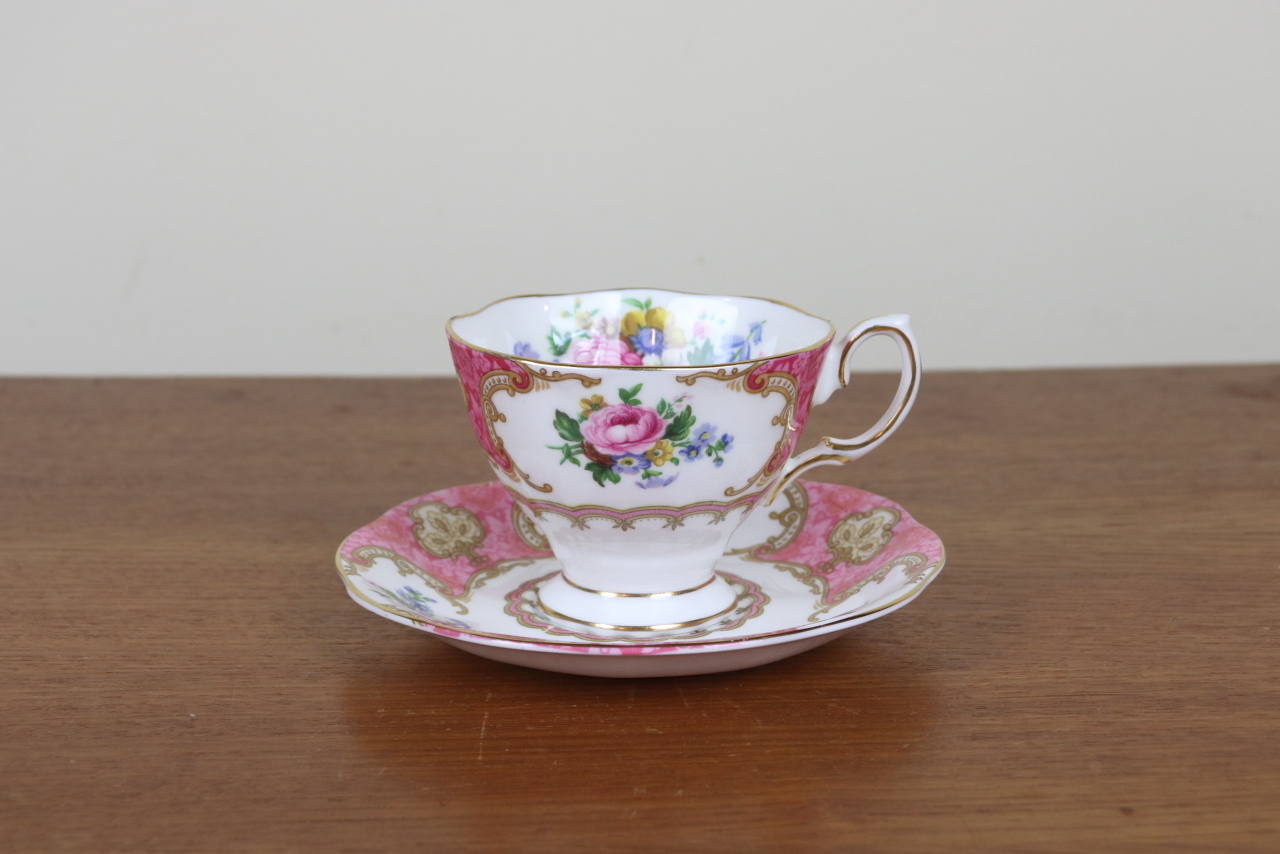 ロイヤルアルバート レディーカーライル デミタス デュオ ティーカップ ピンク 花柄 イギリス ヴィンテージ Royal Albert い138 Epoca