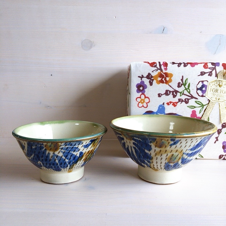 ギフトセット 壷屋焼 幸陶器 お茶碗セット 筆唐草 やちむんと沖縄雑貨のお店 Kukuru ギフトセット 壷屋焼 幸陶器 お茶碗セット 筆唐草 やちむんと沖縄雑貨のお店 Kukuru