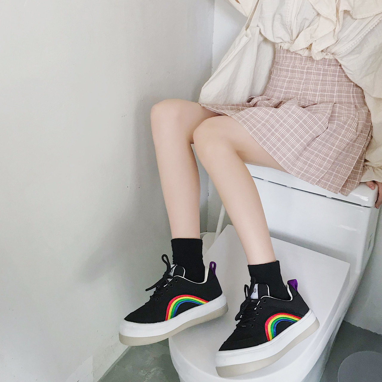 Regit 即納 Rainbow Sneakers 韓国 靴 スニーカー レインボー くつ 履きやすい 10代 代 プチプラ かわいい カジュアル 映える ネット通販 Regit